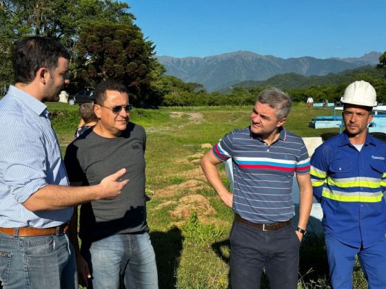 Jarsún junto al senador Daniel D’Auria y el diputado Sebastián Otero.