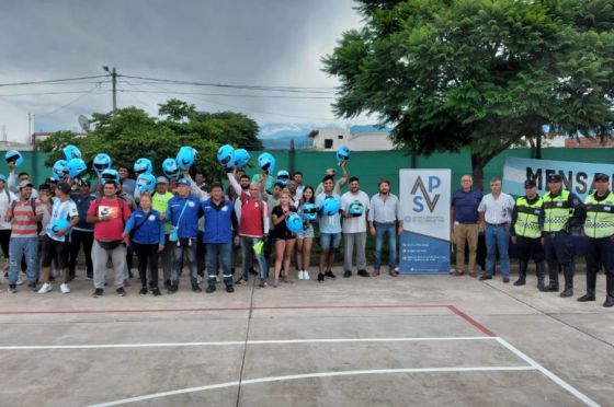 Trabajadores de cadeterías y mensajerías fueron capacitados en conducción segura de moto