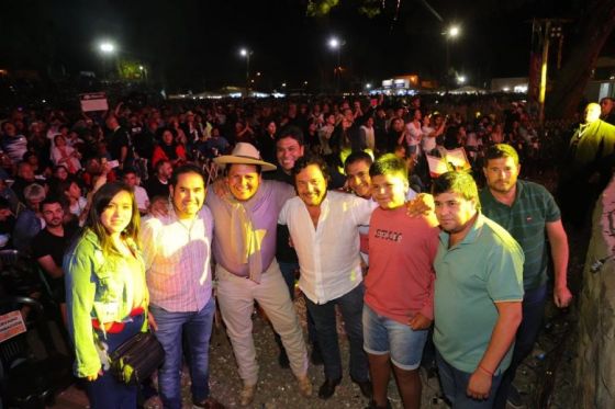 El Gobernador durante la Serenata a Cafayate.