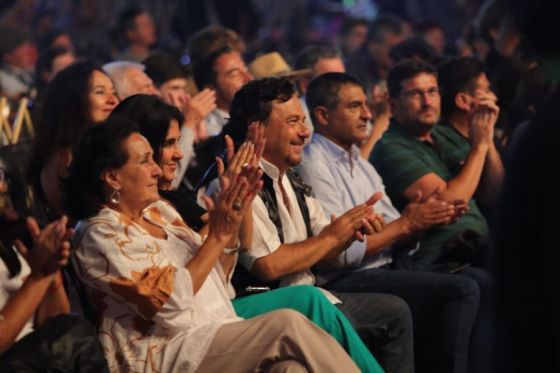 El Gobernador compartió la Serenata a Cafayate con salteños y