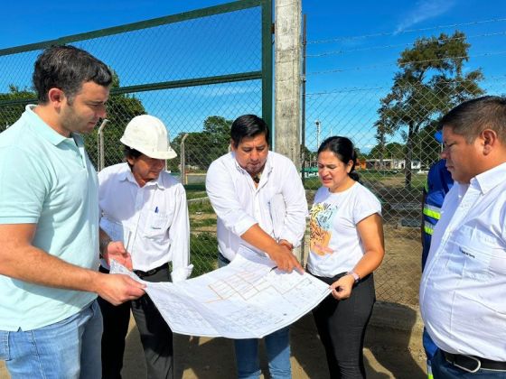 Se ejecutan obras de agua y saneamiento en Orán