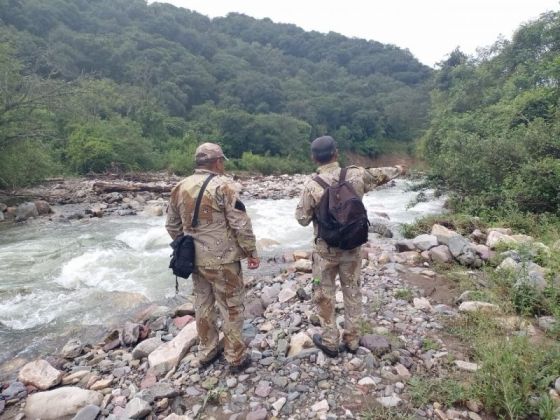 El intenso trabajo se realiza con policías y profesionales en la búsqueda de Gastón Sanz-