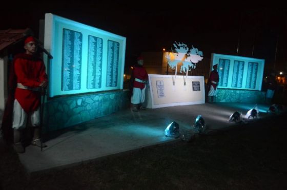 Vigilia en conmemoración de los 41 años de la Gesta de Malvinas.