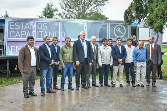 Siete aulas taller móviles inician su recorrido por toda la provincia