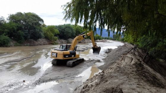 Trabajos de mantenimiento, limpieza y encauzamiento en los ríos Chuscha y Santa María