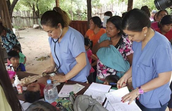 Asistencia de agentes sanitarios a comunidades.