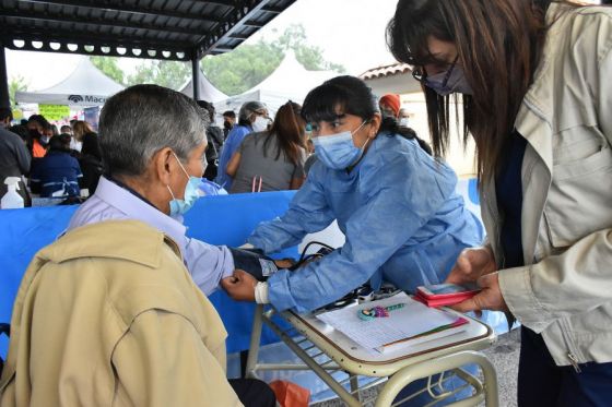 Sáenz participó del inicio en Campo Quijano del operativo de asistencia integral a personas mayores