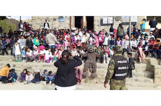 Más de 300 estudiantes participaron de una jornada de sensibilización de la Policía Comunitaria en Santa Victoria Oeste