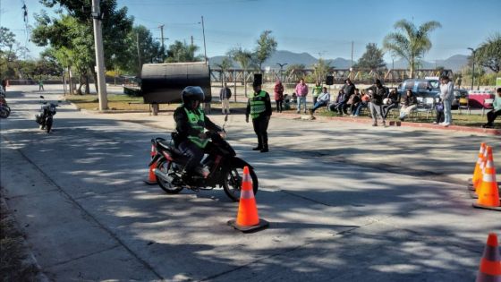 Se capacitó a los motociclistas sobre conceptos y técnicas de conducción, medidas de seguridad, normativas viales y equipamientos de protección.