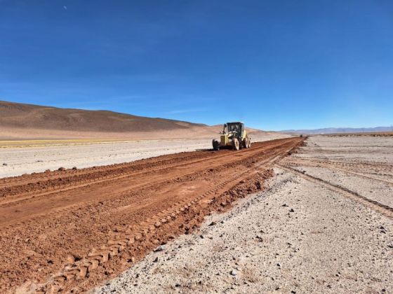 Ejecutan obras de mantenimiento para optimizar el estado de la ruta nacional 51