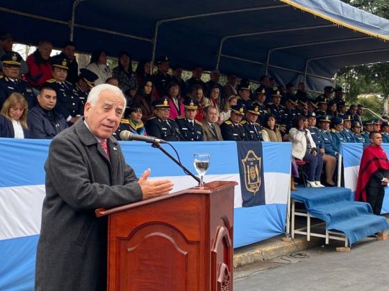 Cadetes y Aspirantes de la Policía y del Servicio Penitenciario juraron fidelidad a la Bandera Nacional