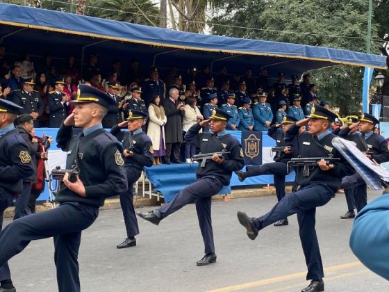 Cadetes y Aspirantes de la Policía y del Servicio Penitenciario juraron fidelidad a la Bandera Nacional