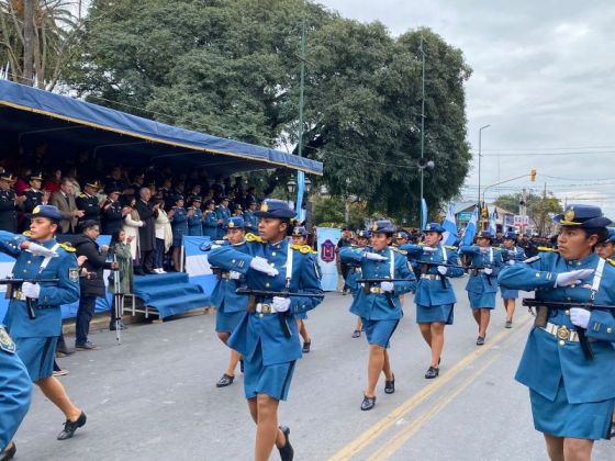 Cadetes y Aspirantes de la Policía y del Servicio Penitenciario juraron fidelidad a la Bandera Nacional