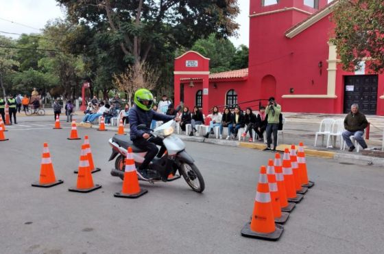 Se formó sobre conducción segura a jóvenes que accedieron a su primera licencia de conducir en El Bordo