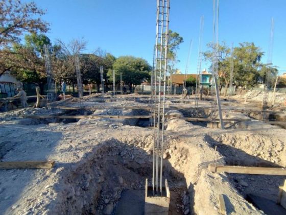 Inició la construcción de un nuevo edificio para el centro de salud de barrio Miguel Ortiz