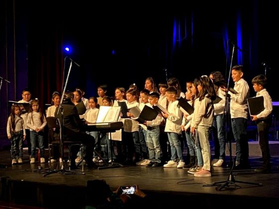 Niños de la comunidad Chorote cantaron junto a la Orquesta Infanto Juvenil en el Teatro Provincial