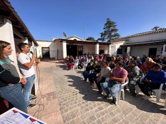 Entrega de herramientas en la Casona de la Paz