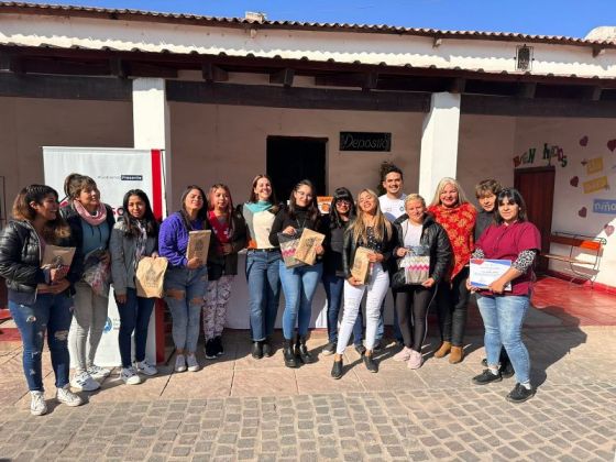 Entrega de herramientas en la Casona de la Paz