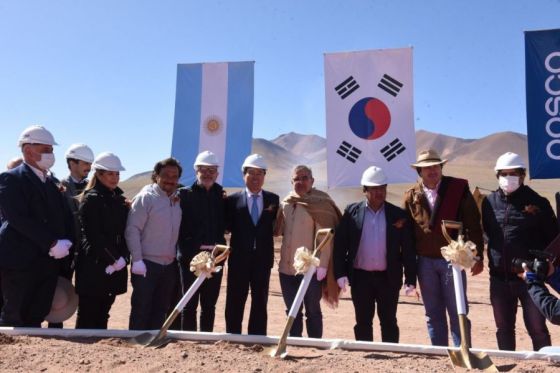 Sáenz y autoridades de Posco pusieron en marcha la obra de la primera planta comercial de hidróxido de litio