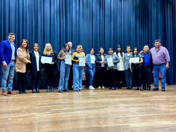 Más de tres mil estudiantes se beneficiaron con las becas provinciales