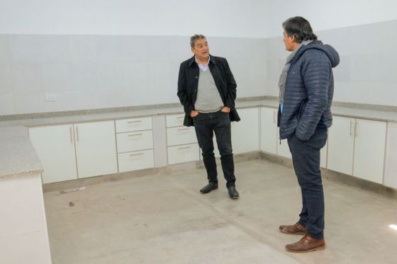 Mangione verificó el avance de las obras que se realizan en el hospital Miguel Ragone