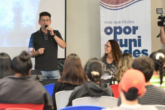 A sala llena se realizó el segundo encuentro del ciclo de charlas de la UPATecO