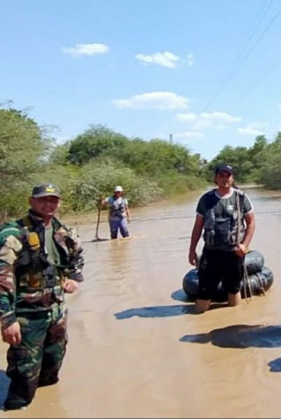 El Gobierno brinda contención a familias aisladas por la crecida del Pilcomayo