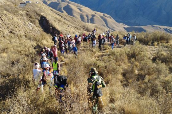 Penitenciarios brindan asistencia y acompañamiento a los peregrinos de Brealito