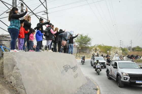 Paso de las imágenes peregrinas.