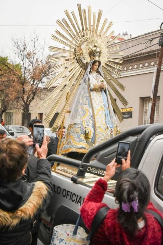 Paso de las imágenes peregrinas.