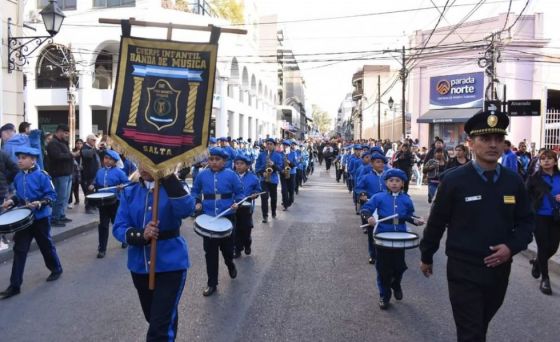 Niños y niñas de los Cuerpos Infantiles de Policía peregrinaron hacia la Catedral