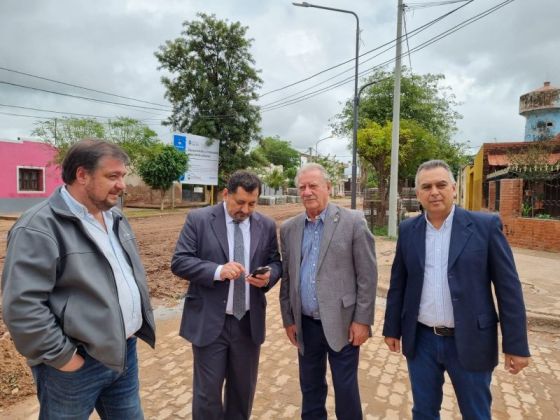 El vicegobernador Marocco recorrió obras en Apolinario Saravia.