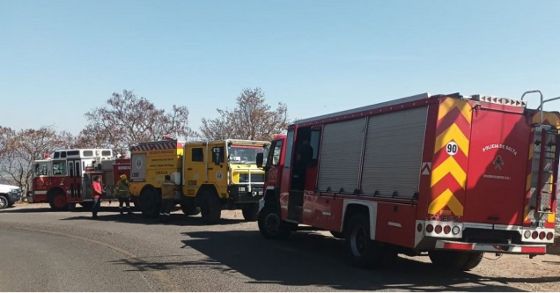 Bomberos y Brigadistas de la Provincia controlaron el incendio en el cerro San Bernardo