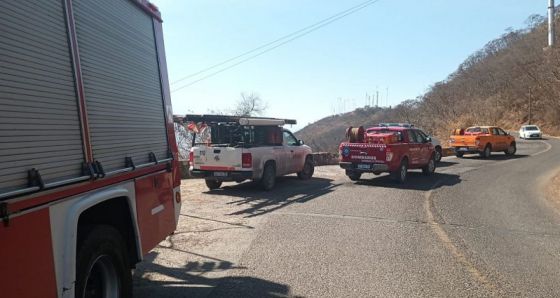 Bomberos y Brigadistas de la Provincia controlaron el incendio en el cerro San Bernardo