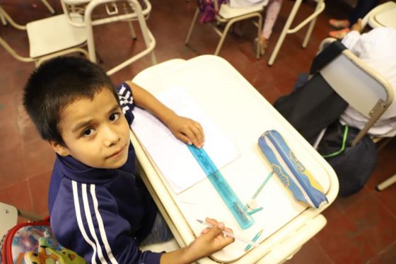 Cánepa recorre escuelas de Anta y dialoga con docentes y directivos de la zona