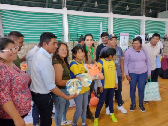 Se entregaron elementos deportivos en Cachi