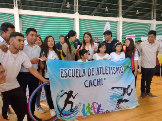 Se entregaron elementos deportivos en Cachi