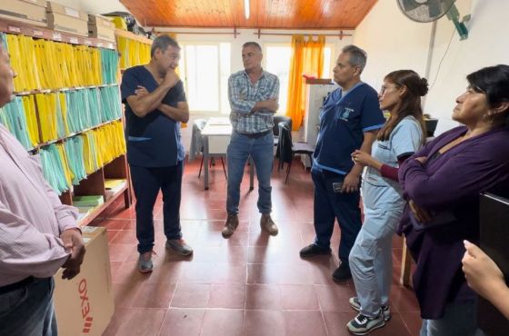 El Gobierno entregó cuatro nuevas computadoras para el centro de salud de Isla de Cañas