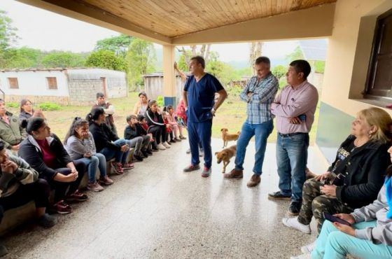 El Gobierno entregó cuatro nuevas computadoras para el centro de salud de Isla de Cañas