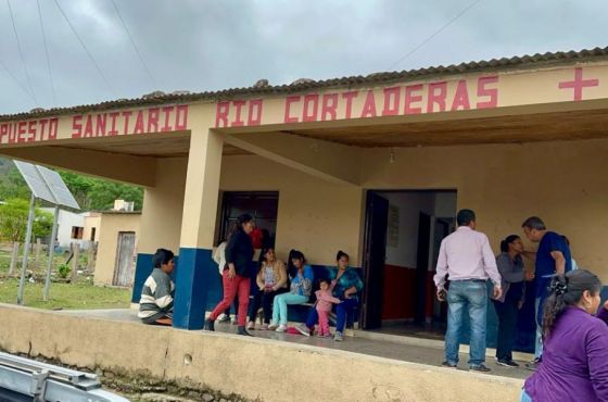 El Gobierno entregó cuatro nuevas computadoras para el centro de salud de Isla de Cañas