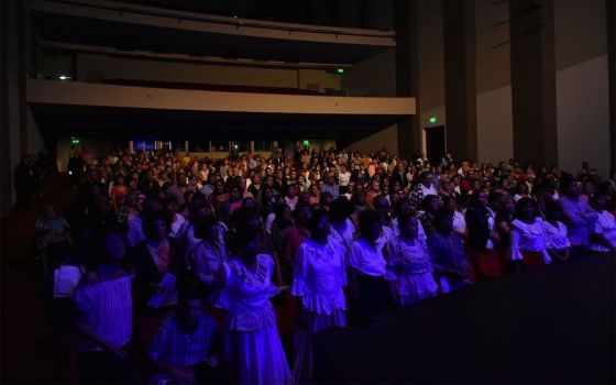 La comunidad de la UNATE se presentó en el Teatro Provincial para mostrar su talento artístico