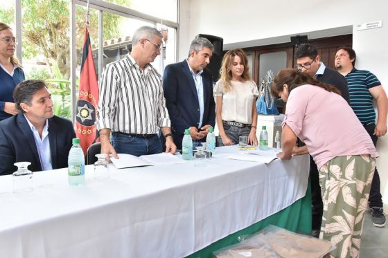 Cooperativas de Guachipas y Moldes confeccionarán indumentaria para trabajadores rurales tabacaleros