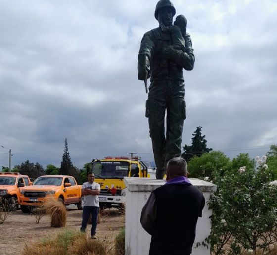 Homenaje a brigadistas fallecidos en el Monolito al Brigadista.