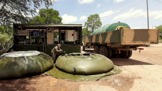 Trabajan en la refuncionalización de un pozo de agua en un paraje de Santa Victoria Este