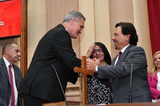 Gustavo Sáenz acompañó la asunción de los diputados provinciales