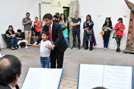 Noche de los Museos: Más de 23.300 personas recorrieron museos y galerías de arte en toda la provincia.