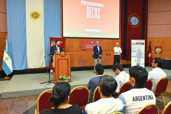 Entrega de becas.