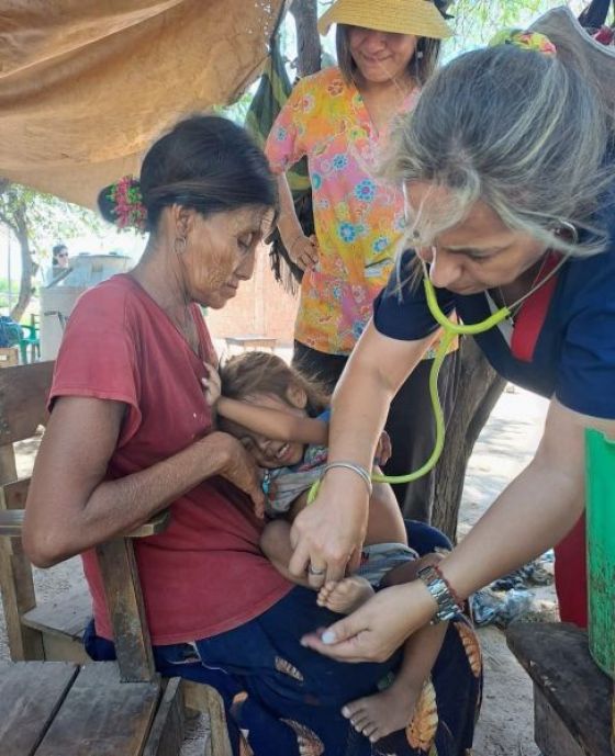 Se brindó atención sanitaria a embarazadas y niños de la ribera del Pilcomayo