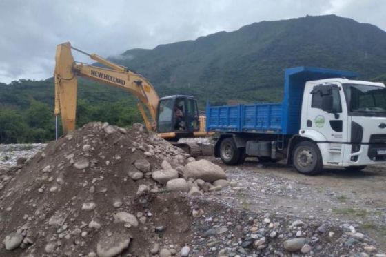 Vialidad realiza trabajos para restituir el tránsito sobre el puente Bailey de Los Toldos