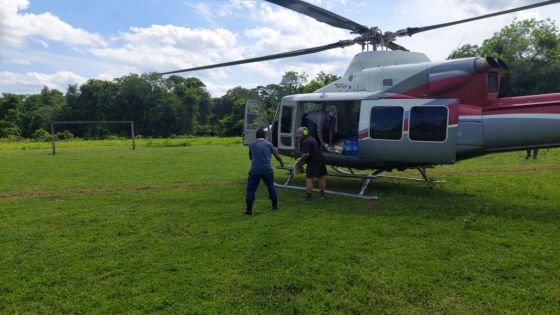 El Gobierno brindó asistencia aérea a familias aisladas por el temporal